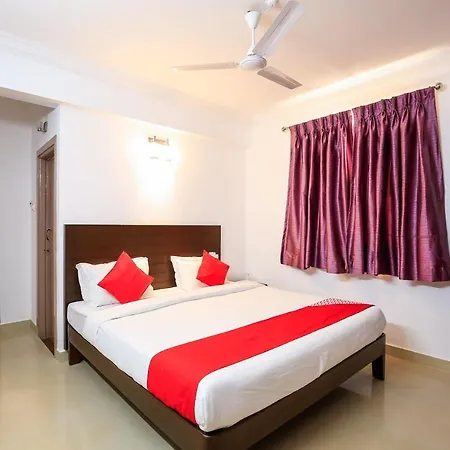 Oyo 18647 Pandav City Hotel
